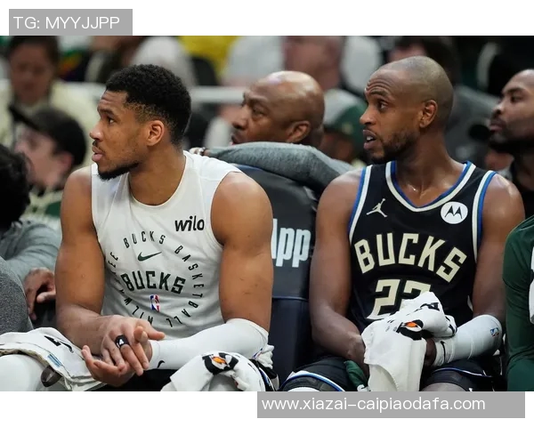 明天雄鹿对阵尼克斯库兹马和科尔安东尼出战存疑引关注 明天雄鹿对阵尼克斯库兹马和科尔安东尼出战存疑引关注