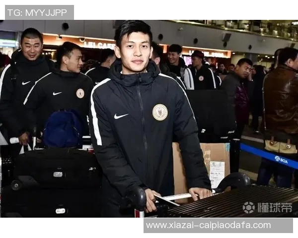 快船队启程前往盐湖城开启新赛季首场客场挑战众将士齐聚登机照曝光