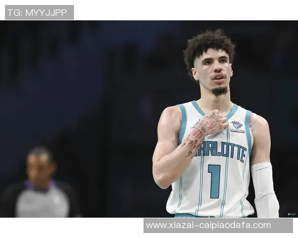 黄蜂主帅称赞三球防守表现认为其拼劲能激励全队士气 黄蜂主帅称赞三球防守表现认为其拼劲能激励全队士气