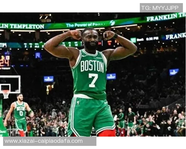 凯尔特人半场领先活塞杰伦布朗表现出色康宁汉姆努力追分