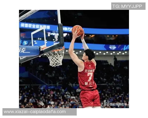 京媒报道曾凡博腰部疼痛但骨头无碍若球队需要将带伤出战