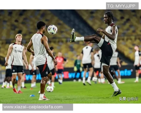 B费休息期间亲临训练基地现场观摩替补球员训练情况 B费休息期间亲临训练基地现场观摩替补球员训练情况